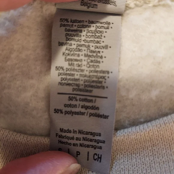 Cream Gildan Sweatshirt with Mickey And Minnie Mouse - Picture 4 of 8